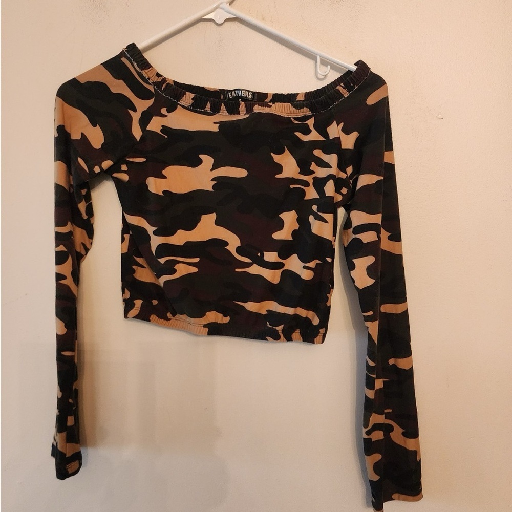 Feathers camo long sleeve cropped blouse size womens small